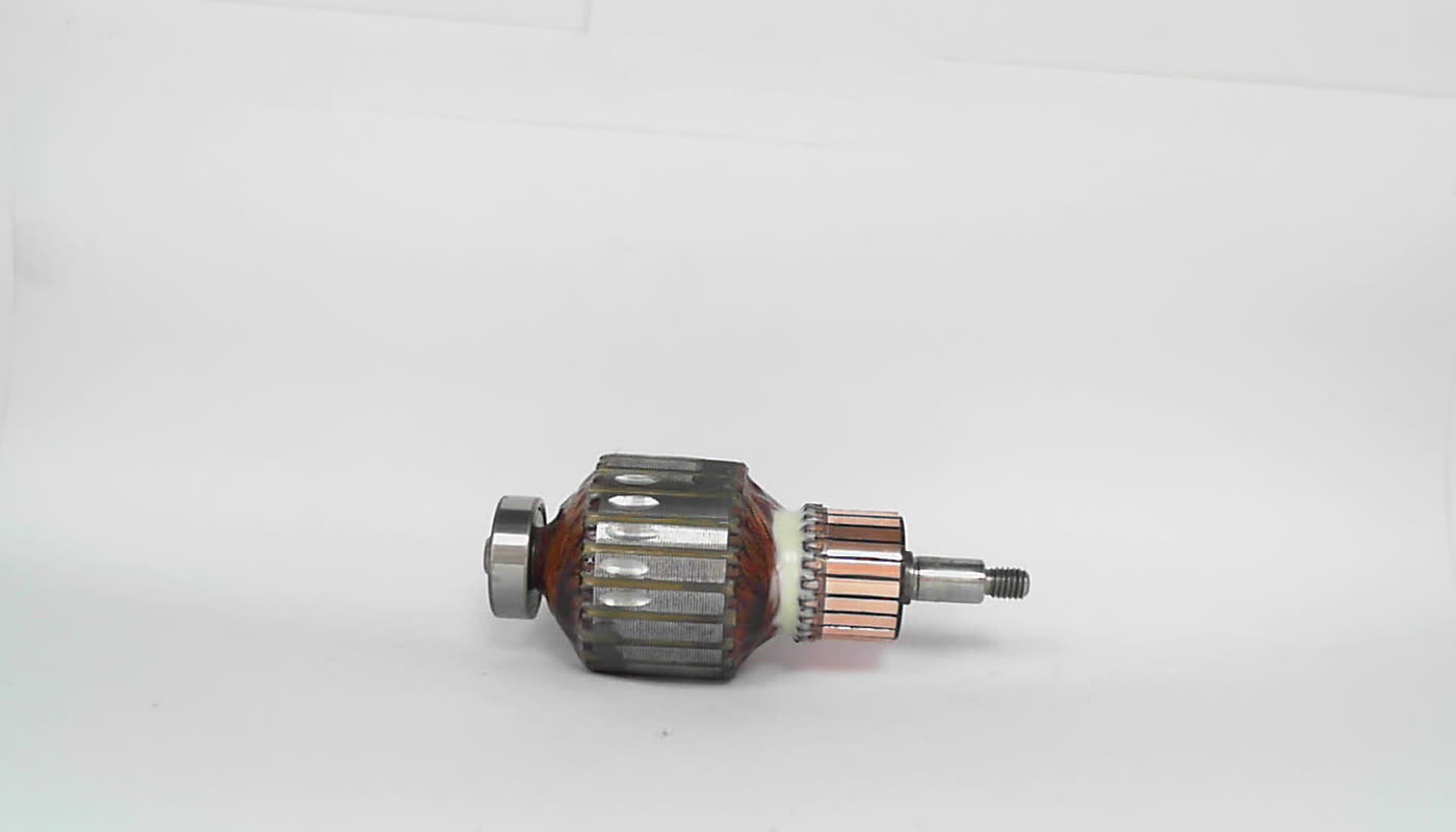 YAKOR_VAKUUMNYI_MOTOR_-_VC07112FQW