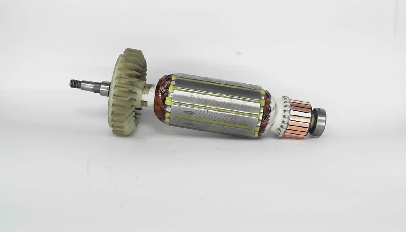 YAKOR_USHM_AEG_WS_10-125