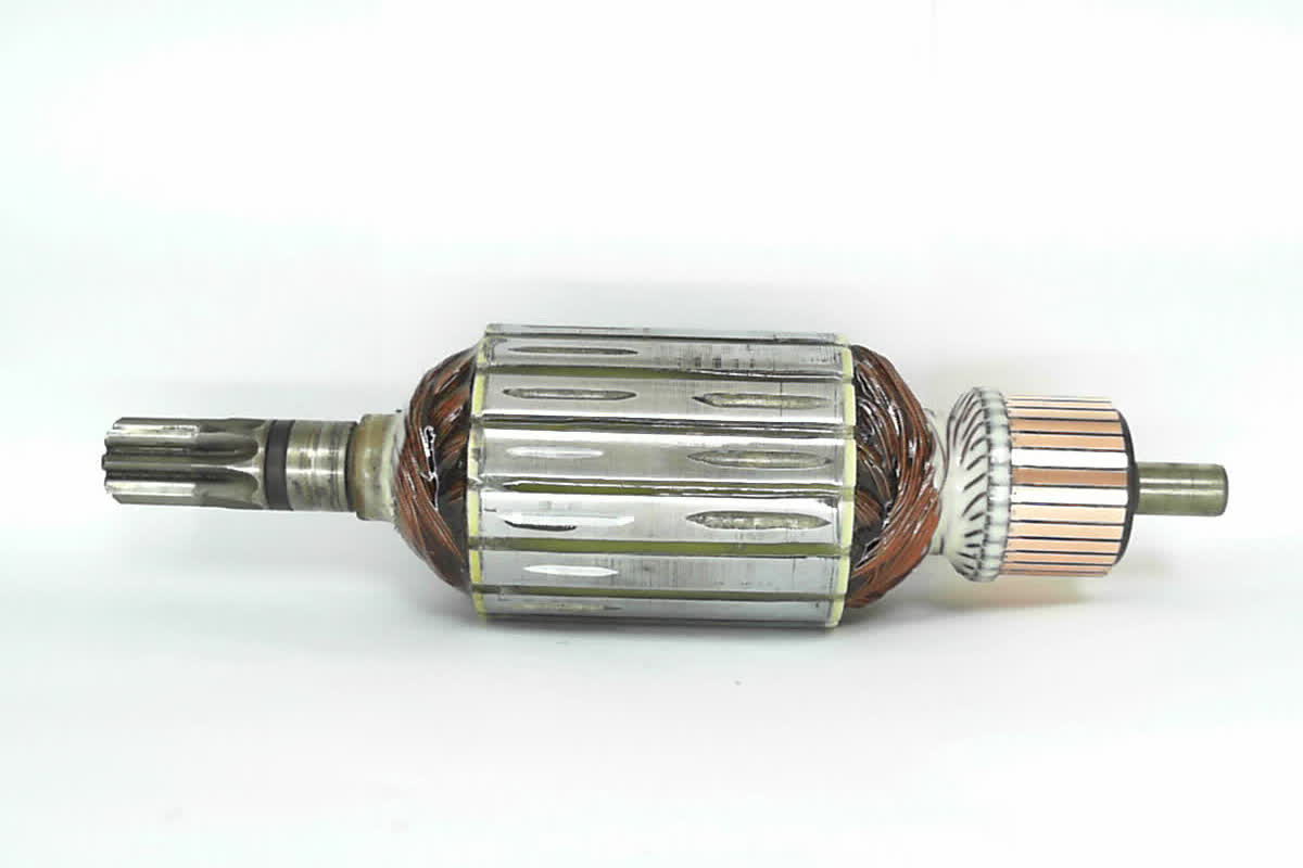 YAKOR_OTBOINYI_MOLOTOK_DeWALT_D25980_TYPE_1