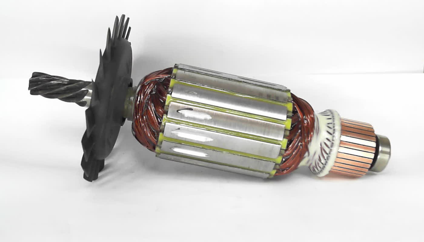 YAKOR_TORCOVOCHNAYA_PILA_DeWALT_D28715-QS