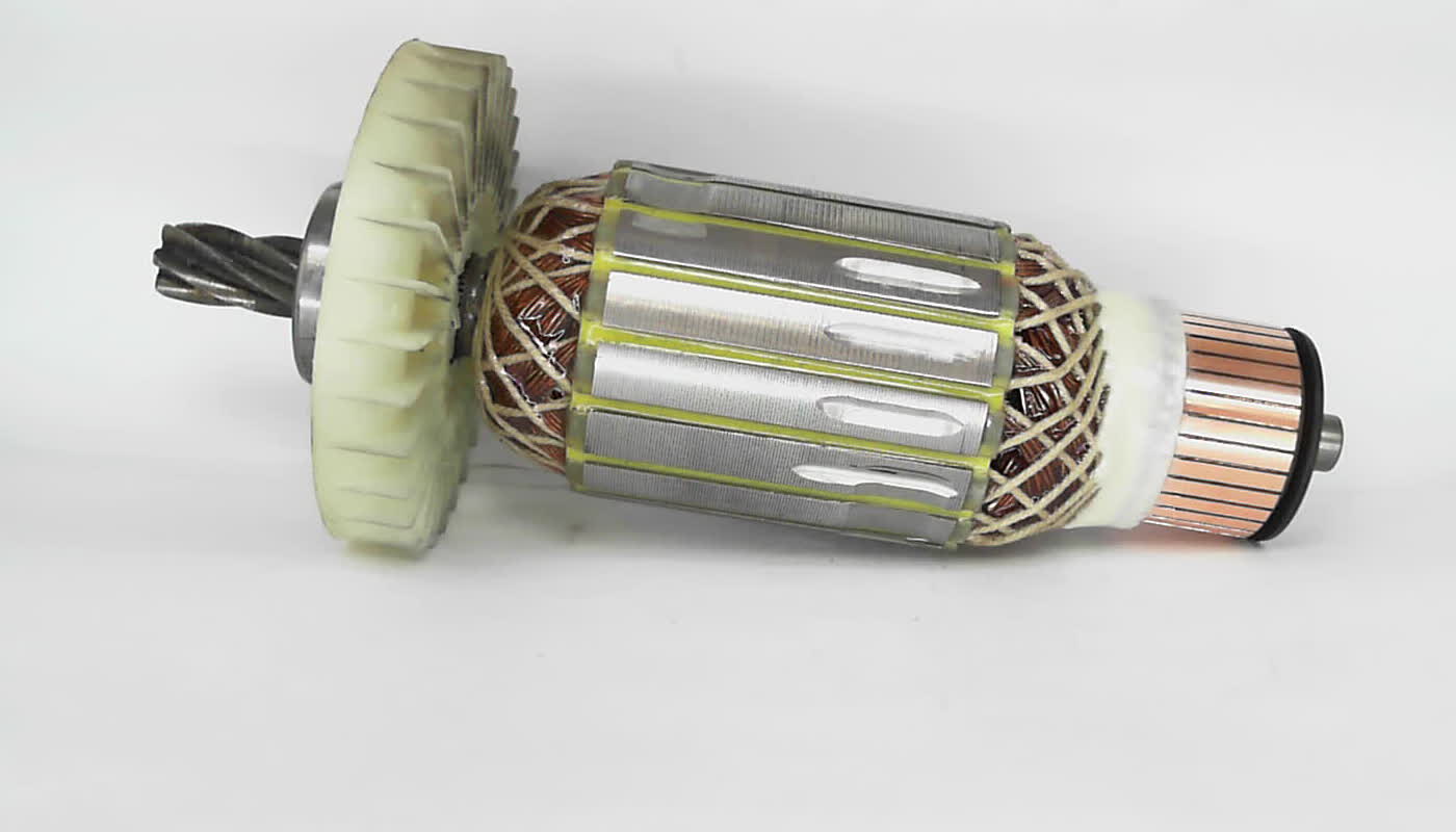 YAKOR_OTREZNAYA_PILA_PO_METALLU_ELITECH_PM2535