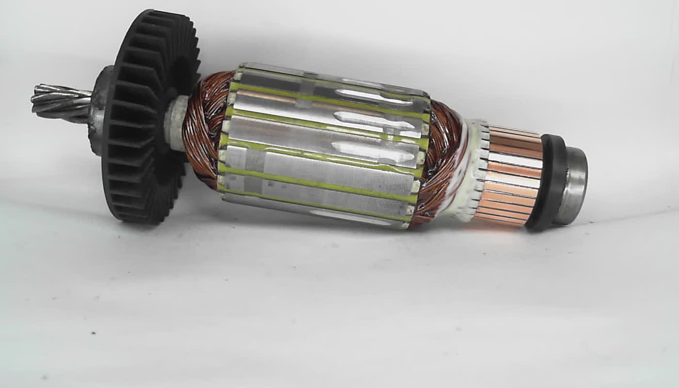 YAKOR_OTREZNAYA_PILA_PO_METALLU_Makita_LW1400