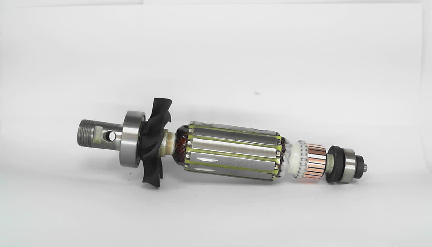 YAKOR_FREZER_Makita_RT0700C