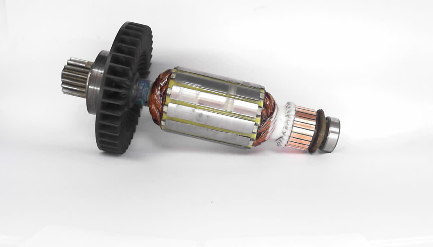 YAKOR_CEPNAYA_PILA_Makita_UC4010A